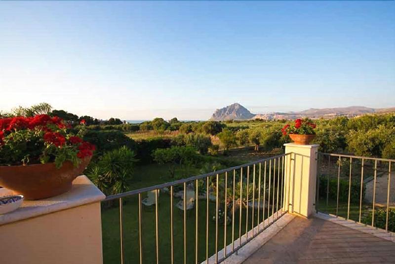 Baglio Sant'Andrea Bed & Breakfast Valderice Exterior photo