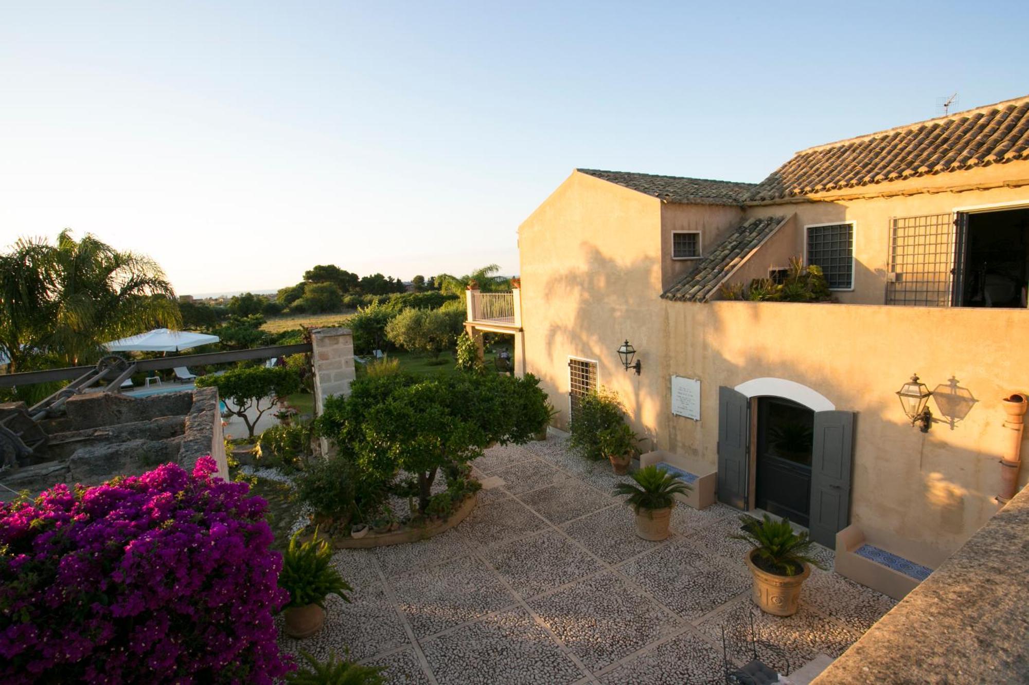Baglio Sant'Andrea Bed & Breakfast Valderice Exterior photo