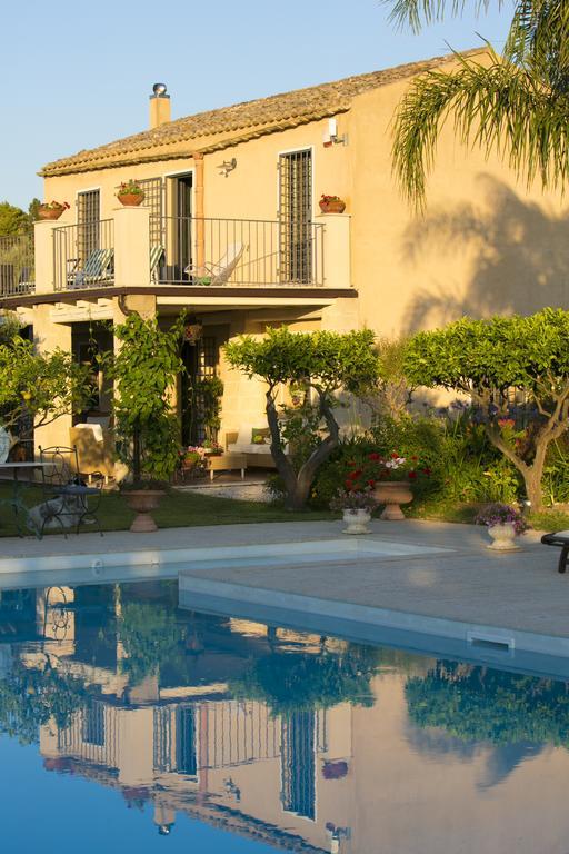 Baglio Sant'Andrea Bed & Breakfast Valderice Exterior photo