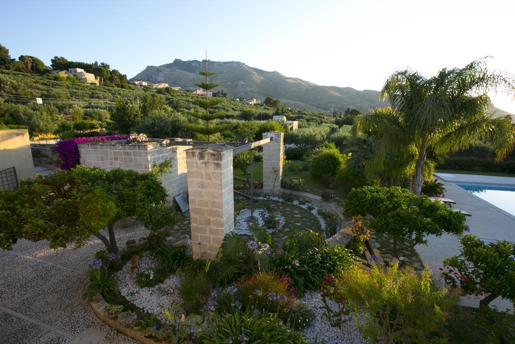 Baglio Sant'Andrea Bed & Breakfast Valderice Exterior photo