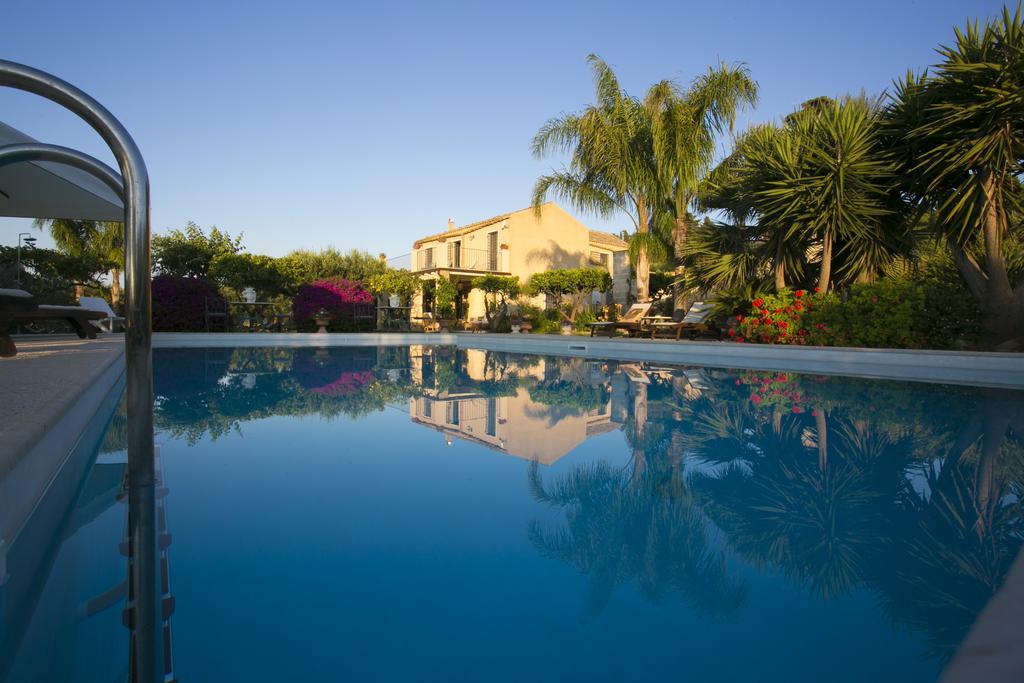 Baglio Sant'Andrea Bed & Breakfast Valderice Exterior photo